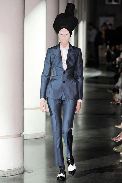 Look 2